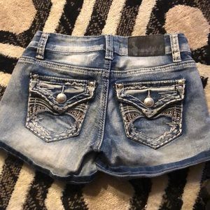 Jean shorts only worn once. Sound girl SIZE 0